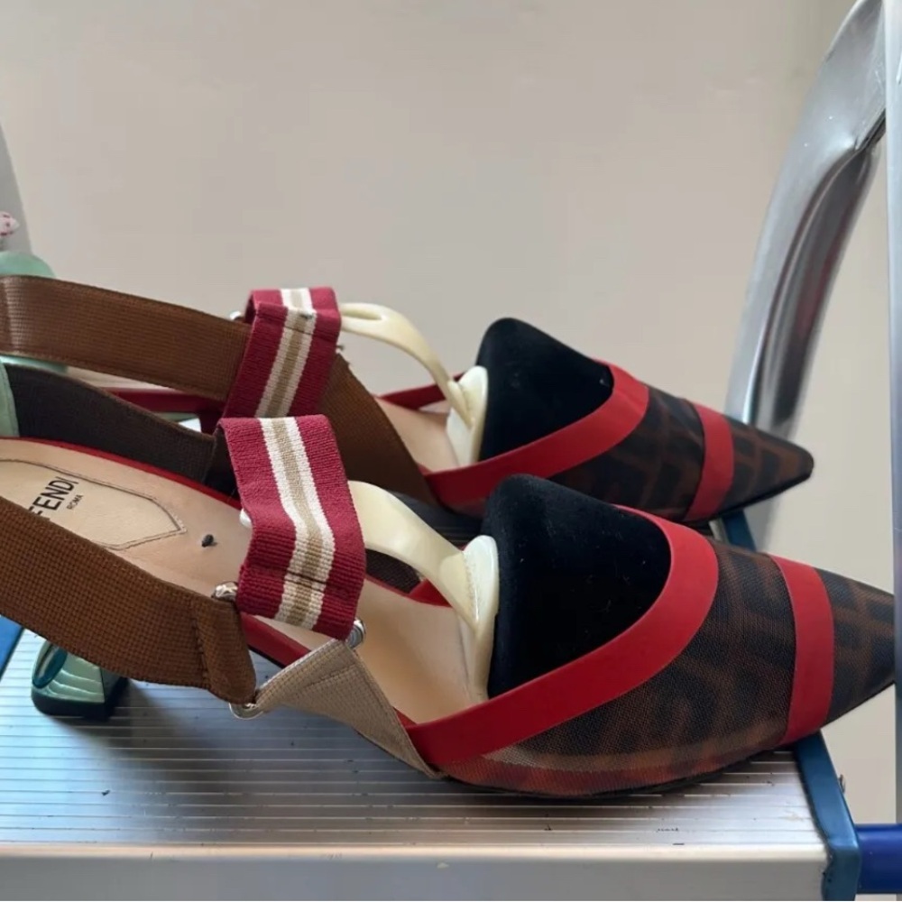 Stylish Red and Brown Women's Shoes - Picture 4 of 11